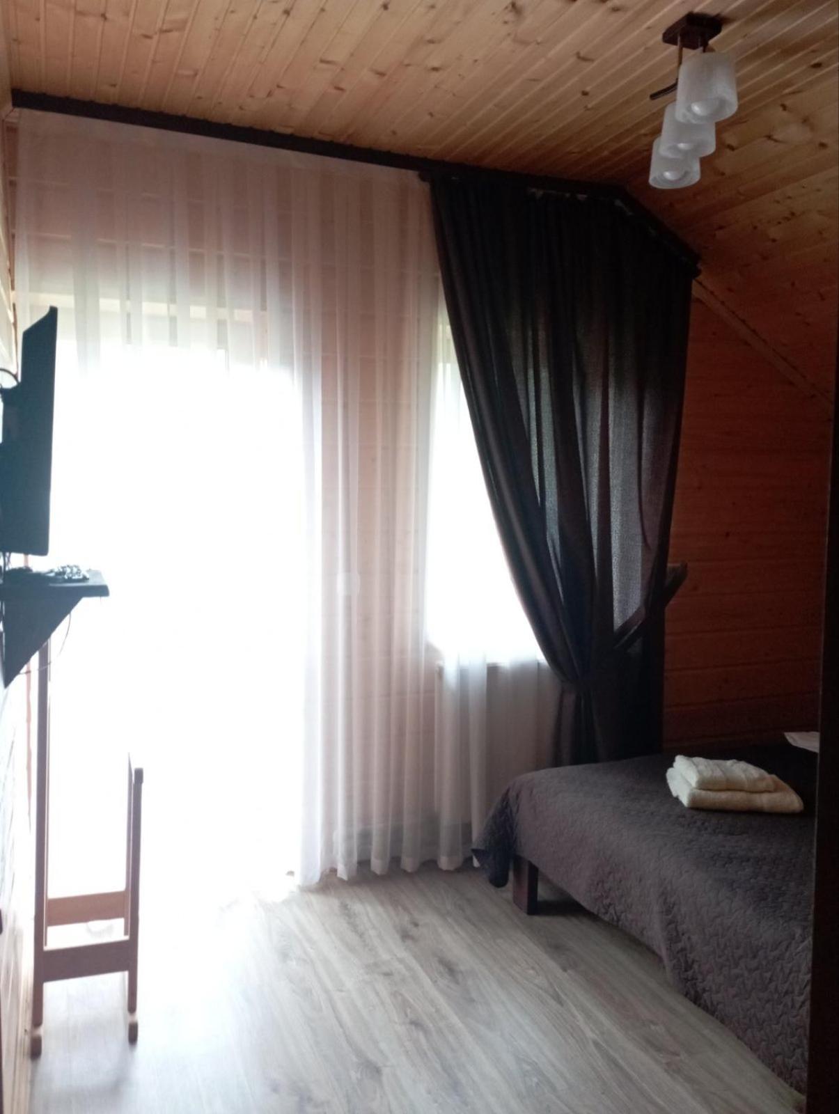 U Anastasii I Sofii Bilya Richki Konuk evi Mykulychyn Dış mekan fotoğraf