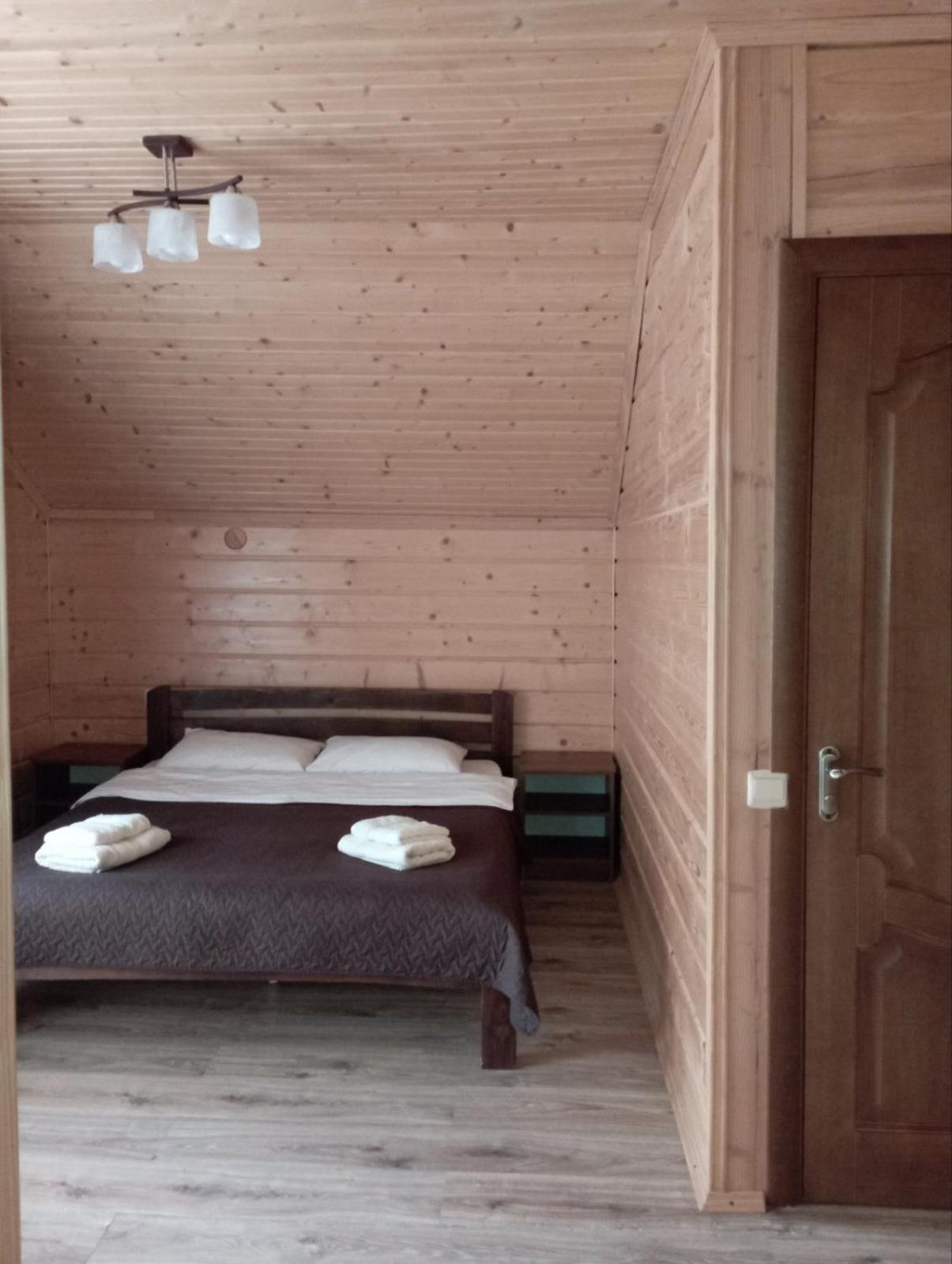 U Anastasii I Sofii Bilya Richki Konuk evi Mykulychyn Dış mekan fotoğraf