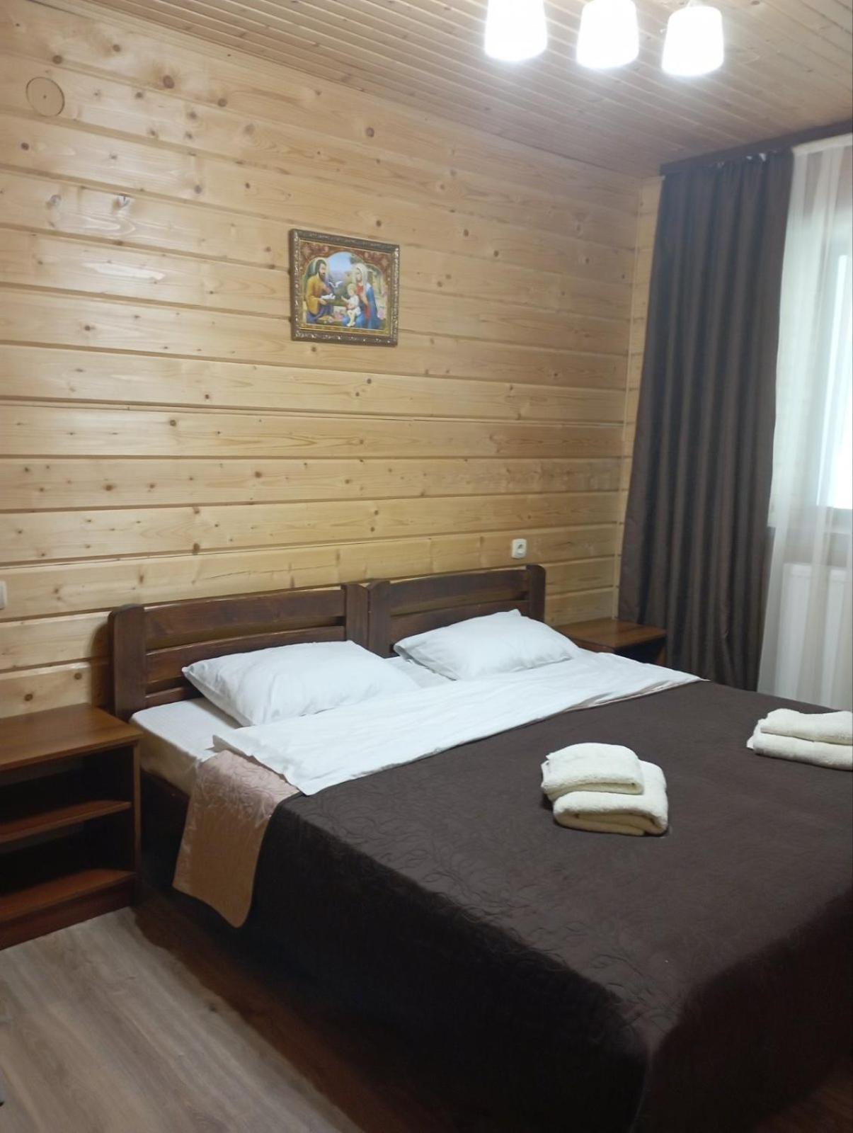 U Anastasii I Sofii Bilya Richki Konuk evi Mykulychyn Dış mekan fotoğraf