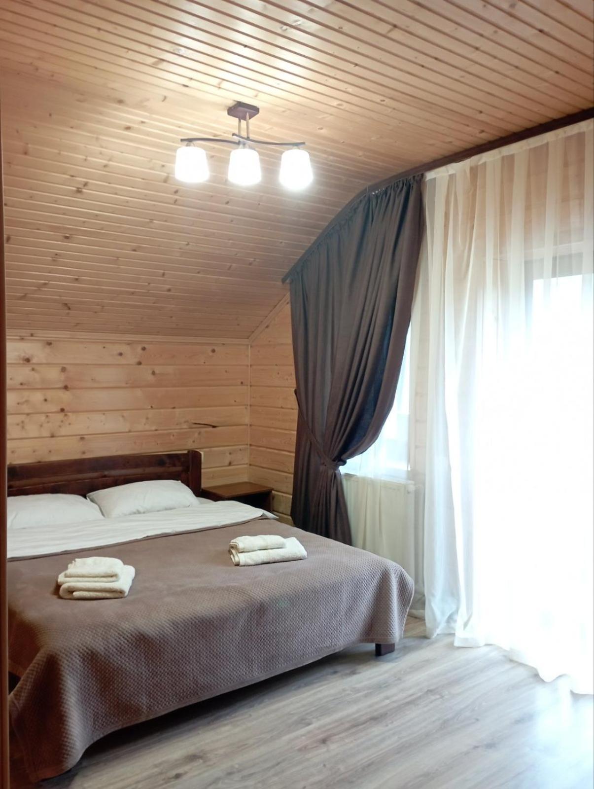 U Anastasii I Sofii Bilya Richki Konuk evi Mykulychyn Dış mekan fotoğraf