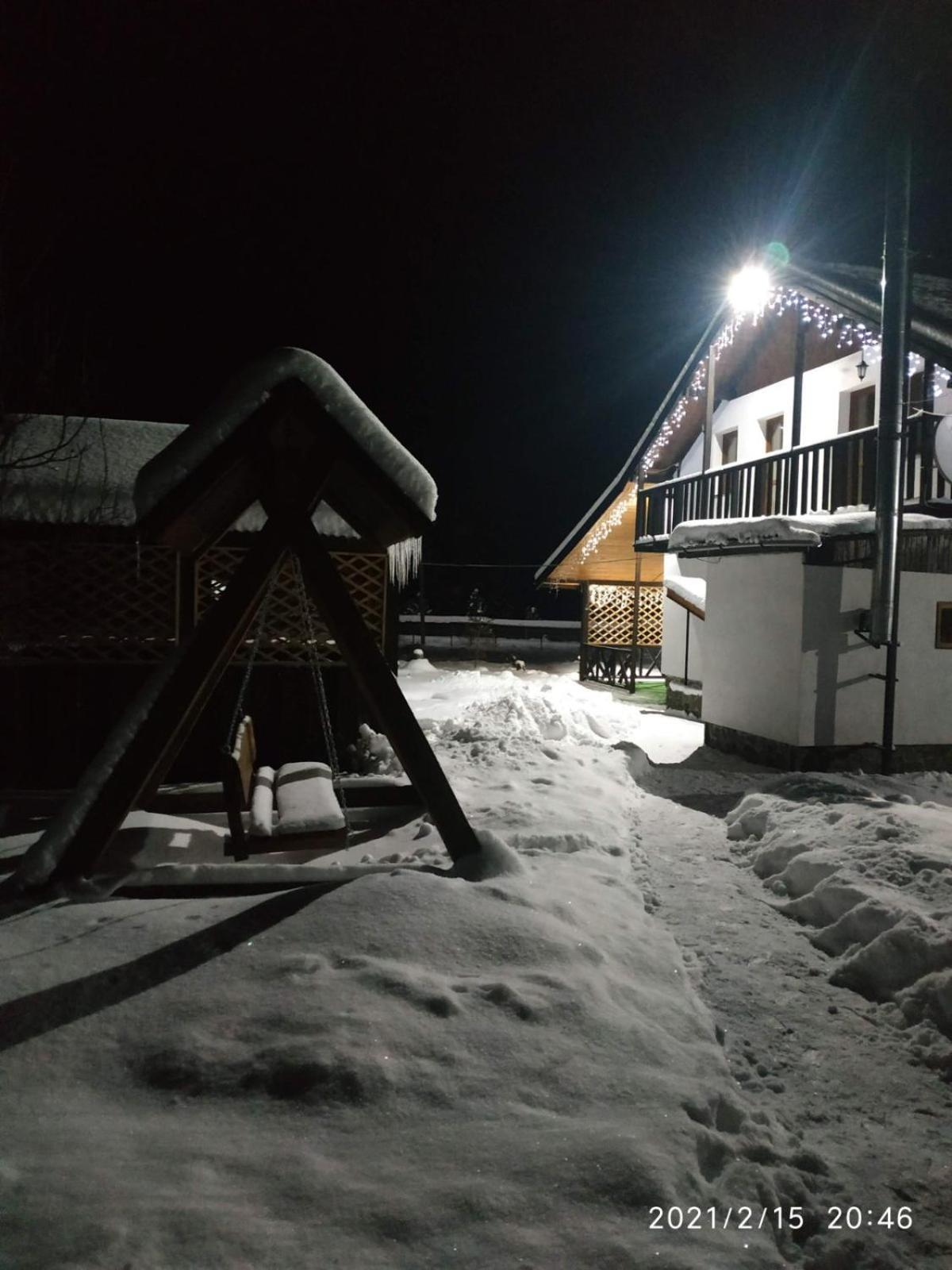 U Anastasii I Sofii Bilya Richki Konuk evi Mykulychyn Oda fotoğraf