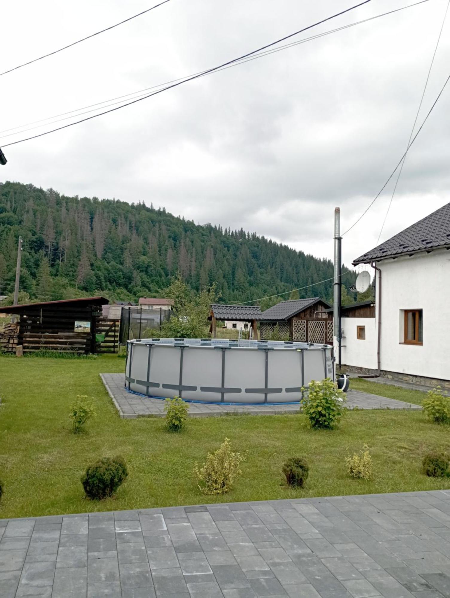 U Anastasii I Sofii Bilya Richki Konuk evi Mykulychyn Dış mekan fotoğraf