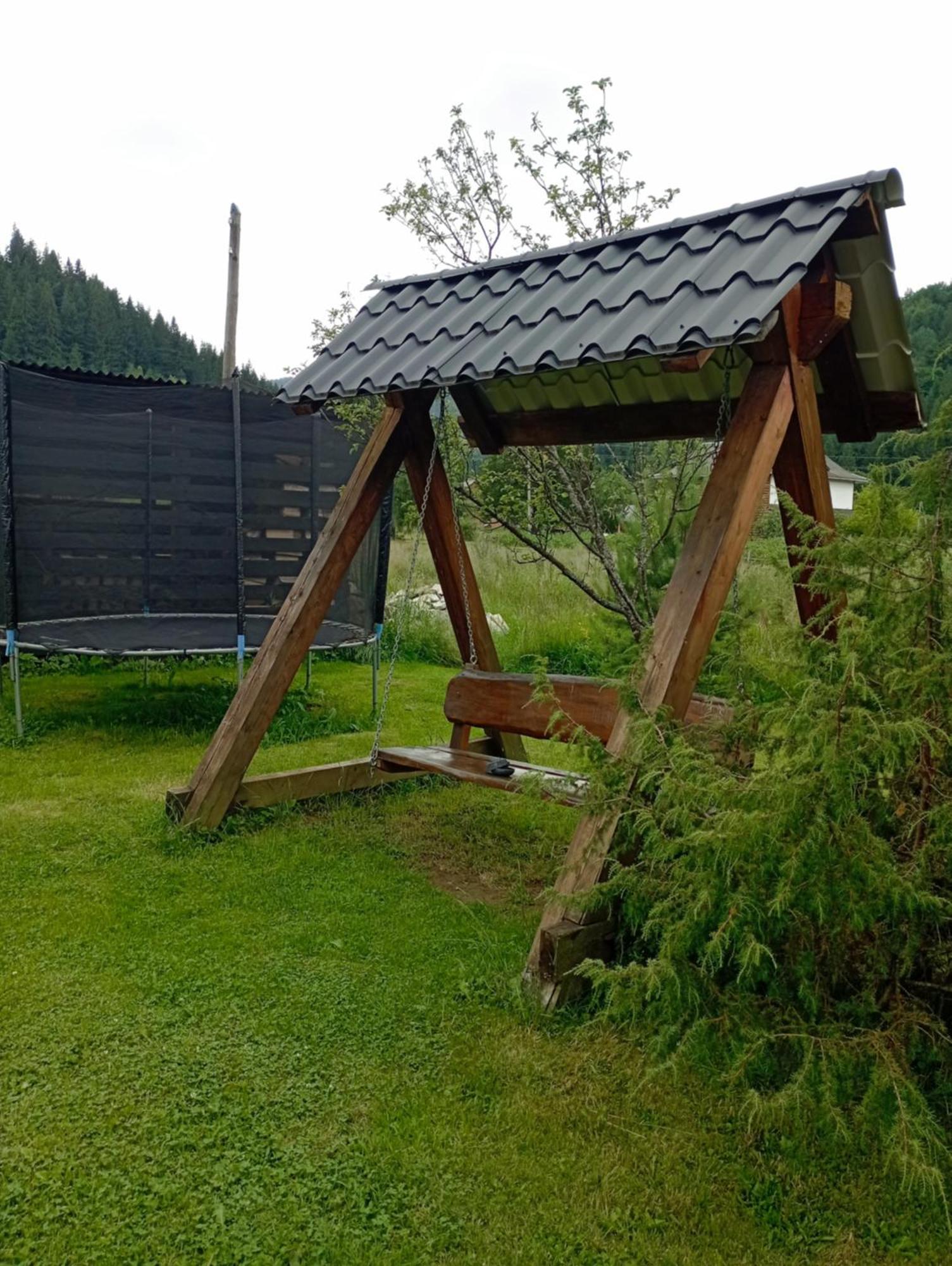 U Anastasii I Sofii Bilya Richki Konuk evi Mykulychyn Dış mekan fotoğraf